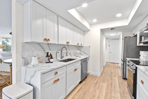 Condo in Jupiter, Florida, 2 bedrooms № 2081658 - photo 22