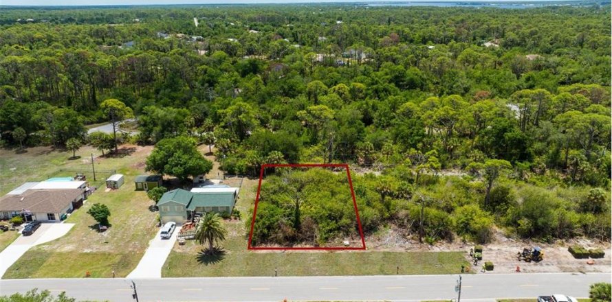 Land in Port Charlotte, Florida № 2213117