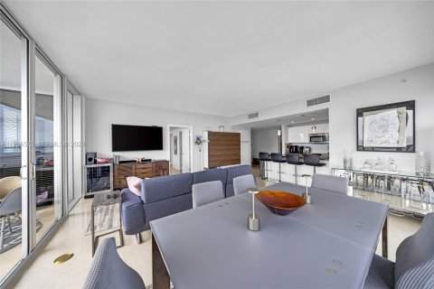 Condo in North Bay Village, Florida, 3 bedrooms  № 2010471 - photo 9