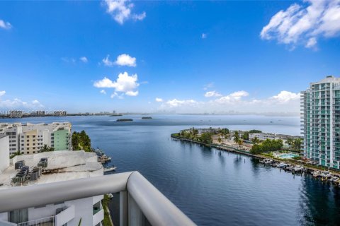 Condo in North Bay Village, Florida, 3 bedrooms  № 2010471 - photo 26