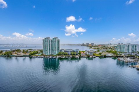 Condo in North Bay Village, Florida, 3 bedrooms  № 2010471 - photo 25