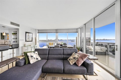 Condo in North Bay Village, Florida, 3 bedrooms  № 2010471 - photo 7