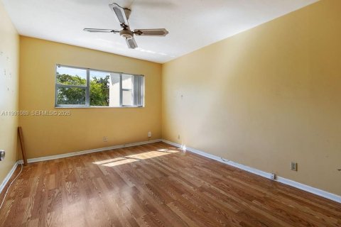 Condominio en venta en Hallandale Beach, Florida, 2 dormitorios, 89.65 m2 № 2057391 - foto 11