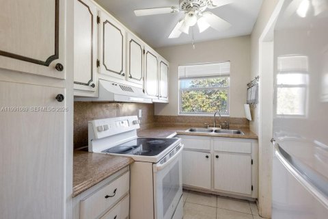 Condominio en venta en Hallandale Beach, Florida, 2 dormitorios, 89.65 m2 № 2057391 - foto 6
