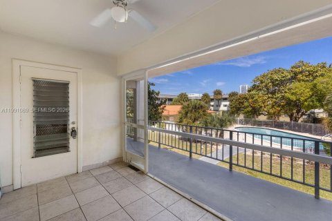 Condominio en venta en Hallandale Beach, Florida, 2 dormitorios, 89.65 m2 № 2057391 - foto 15