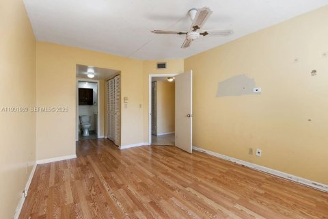 Condominio en venta en Hallandale Beach, Florida, 2 dormitorios, 89.65 m2 № 2057391 - foto 12
