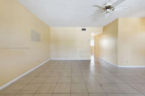 Condominio en venta en Hallandale Beach, Florida, 2 dormitorios, 89.65 m2 № 2057391 - foto 4