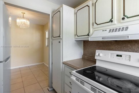 Condominio en venta en Hallandale Beach, Florida, 2 dormitorios, 89.65 m2 № 2057391 - foto 7