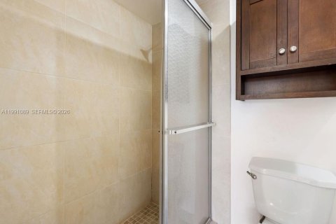 Condominio en venta en Hallandale Beach, Florida, 2 dormitorios, 89.65 m2 № 2057391 - foto 14