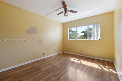 Condominio en venta en Hallandale Beach, Florida, 2 dormitorios, 89.65 m2 № 2057391 - foto 9