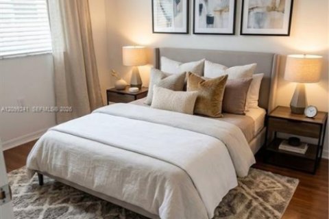Touwnhouse à vendre à Miami, Floride: 4 chambres, 171.4 m2 № 2397454 - photo 19
