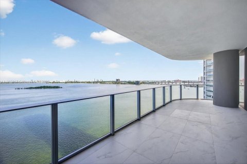 Снять в аренду кондоминиум в Майами, Флорида 4 спальни, 234.11м2, № 1979597 - фото 20