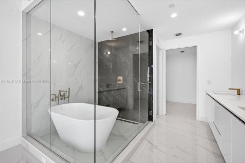 Снять в аренду кондоминиум в Майами, Флорида 4 спальни, 234.11м2, № 1979597 - фото 11