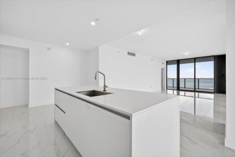 Снять в аренду кондоминиум в Майами, Флорида 4 спальни, 234.11м2, № 1979597 - фото 6