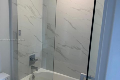 Снять в аренду кондоминиум в Майами, Флорида 4 спальни, 234.11м2, № 1979597 - фото 19