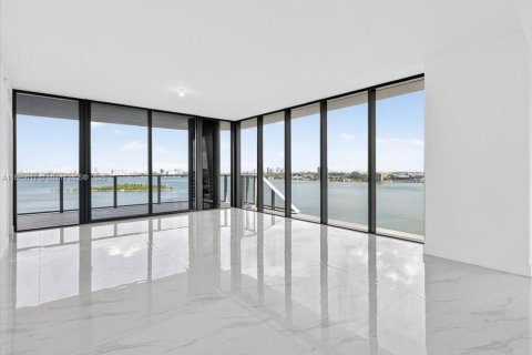 Снять в аренду кондоминиум в Майами, Флорида 4 спальни, 234.11м2, № 1979597 - фото 2