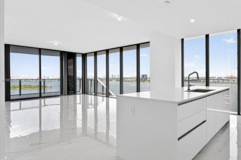 Снять в аренду кондоминиум в Майами, Флорида 4 спальни, 234.11м2, № 1979597 - фото 5