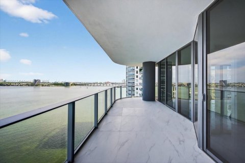 Снять в аренду кондоминиум в Майами, Флорида 4 спальни, 234.11м2, № 1979597 - фото 22