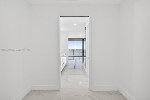 Снять в аренду кондоминиум в Майами, Флорида 4 спальни, 234.11м2, № 1979597 - фото 13