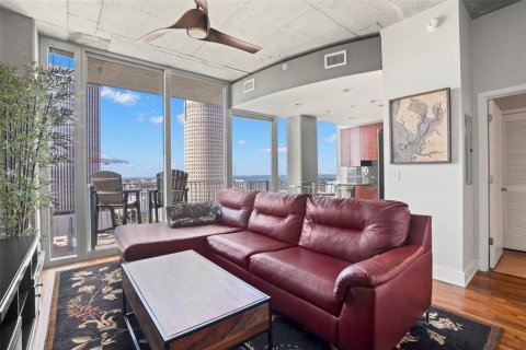 Condo in Tampa, Florida, 1 bedroom  № 1845246 - photo 4