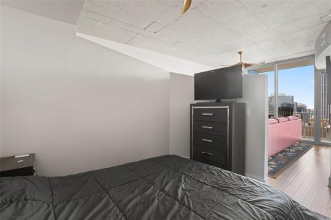 Condo in Tampa, Florida, 1 bedroom  № 1845246 - photo 12