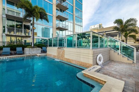 Condo in Tampa, Florida, 1 bedroom  № 1845246 - photo 30