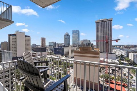 Condo in Tampa, Florida, 1 bedroom  № 1845246 - photo 16