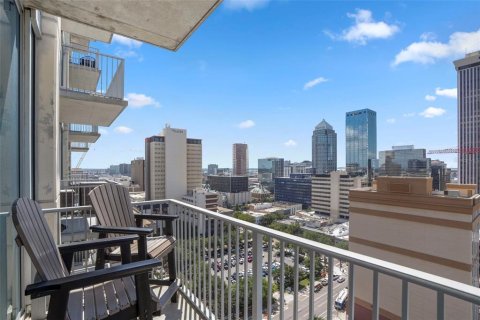 Condo in Tampa, Florida, 1 bedroom  № 1845246 - photo 17