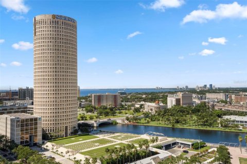 Condo in Tampa, Florida, 1 bedroom  № 1845246 - photo 2