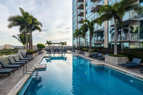 Condo in Tampa, Florida, 1 bedroom  № 1845246 - photo 28