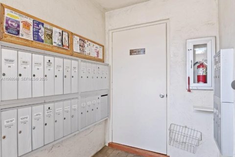 Снять в аренду кондоминиум в Пемброк-Пайнс, Флорида 2 спальни, 108.7м2, № 2080696 - фото 26