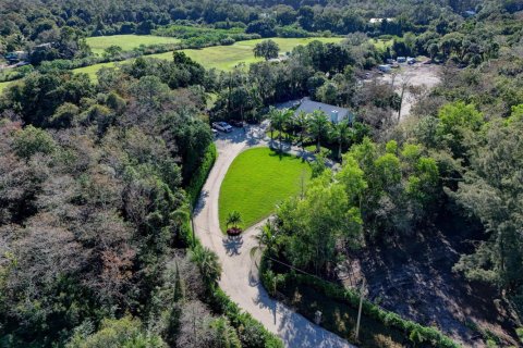 House in Jupiter, Florida 2 bedrooms, 118.91 sq.m. № 2258151