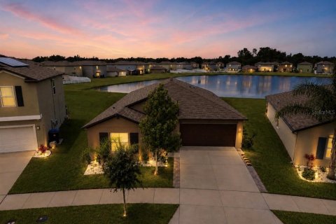 Casa en Riverview, Florida 4 dormitorios, 179.77 m2 № 2295045