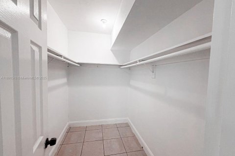 Copropriété à louer à Miami, Floride: 3 chambres, 117.89 m2 № 1943563 - photo 6