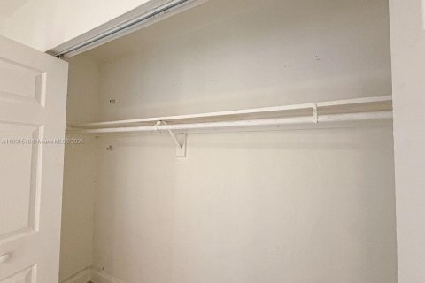 Copropriété à louer à Miami, Floride: 3 chambres, 117.89 m2 № 1943563 - photo 20