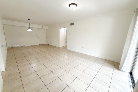 Copropriété à louer à Miami, Floride: 3 chambres, 117.89 m2 № 1943563 - photo 10
