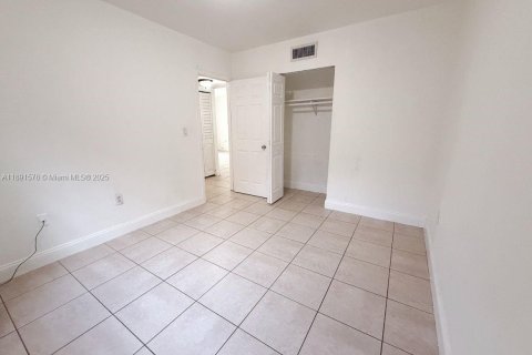 Copropriété à louer à Miami, Floride: 3 chambres, 117.89 m2 № 1943563 - photo 14
