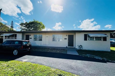 Снять в аренду виллу или дом в Халландейл-Бич, Флорида 2 спальни, 83.61м2, № 1992505 - фото 2