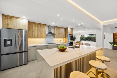 Villa ou maison à vendre à Miami, Floride: 3 chambres, 196.21 m2 № 1996883 - photo 15