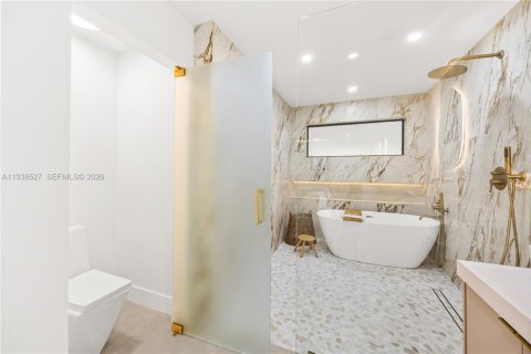 Villa ou maison à vendre à Miami, Floride: 3 chambres, 196.21 m2 № 1996883 - photo 29