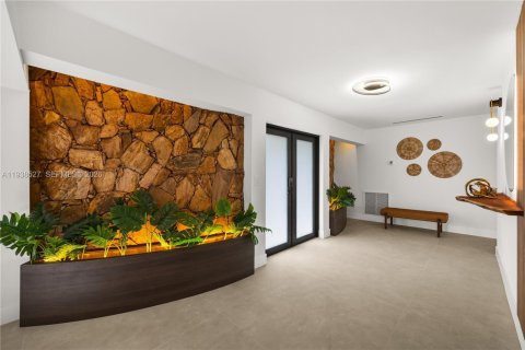 Villa ou maison à vendre à Miami, Floride: 3 chambres, 196.21 m2 № 1996883 - photo 8