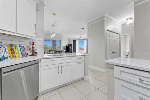 Copropriété à vendre à Tampa, Floride: 2 chambres, 107.12 m2 № 2102558 - photo 4