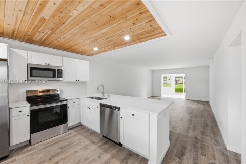 Condo in Boynton Beach, Florida, 2 bedrooms  № 2244299 - photo 6