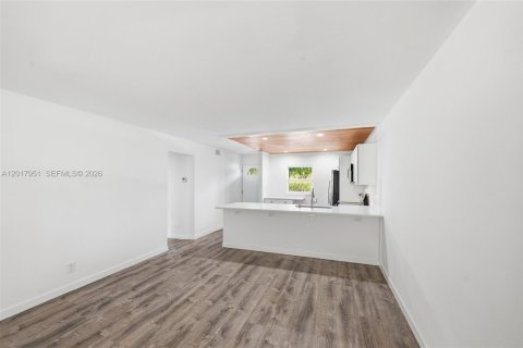 Condo in Boynton Beach, Florida, 2 bedrooms  № 2244299 - photo 12