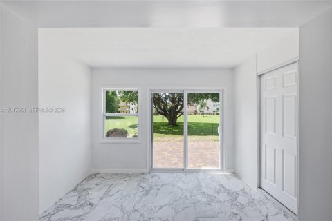 Condo in Boynton Beach, Florida, 2 bedrooms  № 2244299 - photo 19