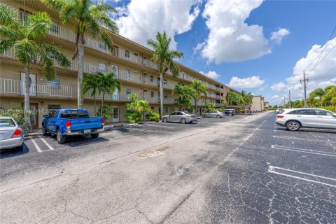 Condo in Boynton Beach, Florida, 2 bedrooms  № 2244299 - photo 2