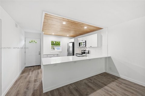 Condo in Boynton Beach, Florida, 2 bedrooms  № 2244299 - photo 10
