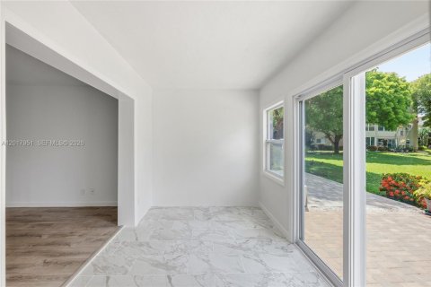 Condo in Boynton Beach, Florida, 2 bedrooms  № 2244299 - photo 22