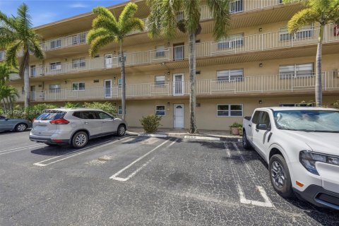 Condo in Boynton Beach, Florida, 2 bedrooms  № 2244299 - photo 4