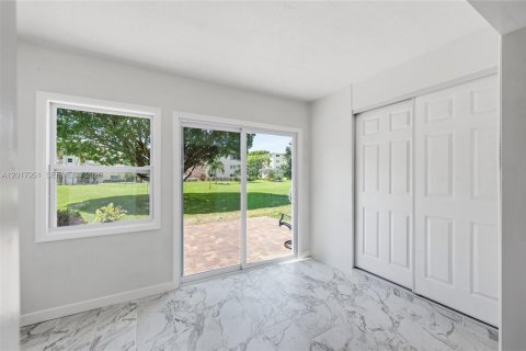 Condo in Boynton Beach, Florida, 2 bedrooms  № 2244299 - photo 21